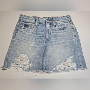 American Eagle Outfitters Denim Mini Skirt with Lace Trim. Size 00